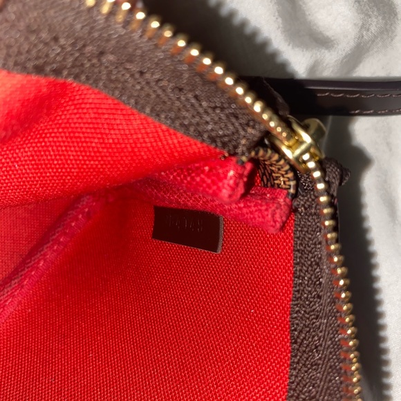 Louis Vuitton - Mini Pochette - Picture 7 of 7